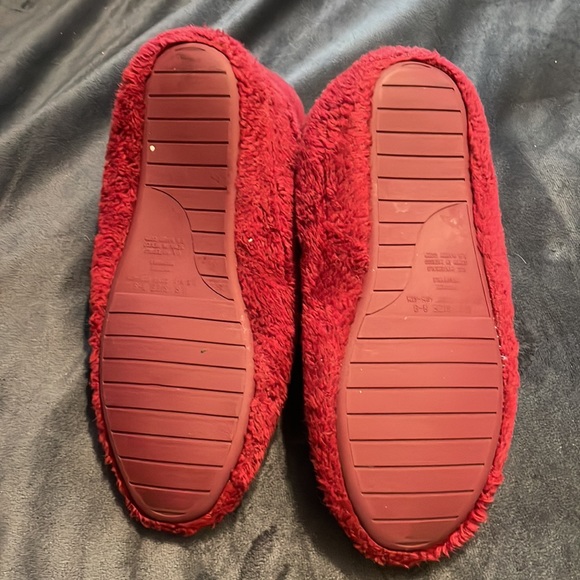 Women’s Slippers - Picture 2 of 2